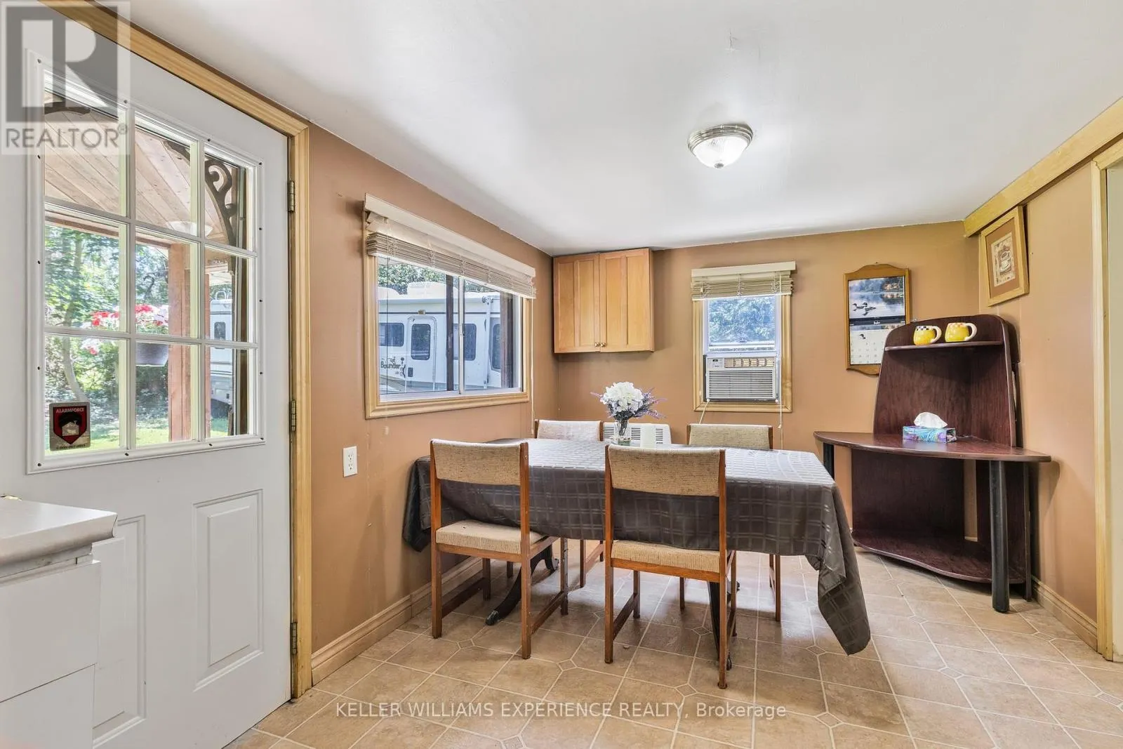10 SIMCOE ROAD