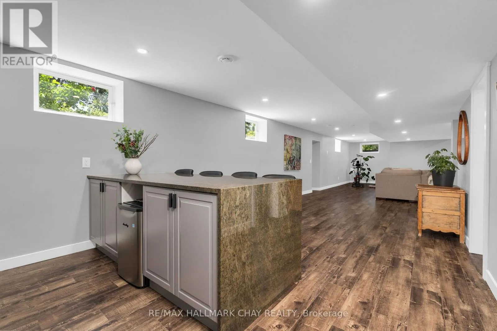 12 FRANCIS ROAD