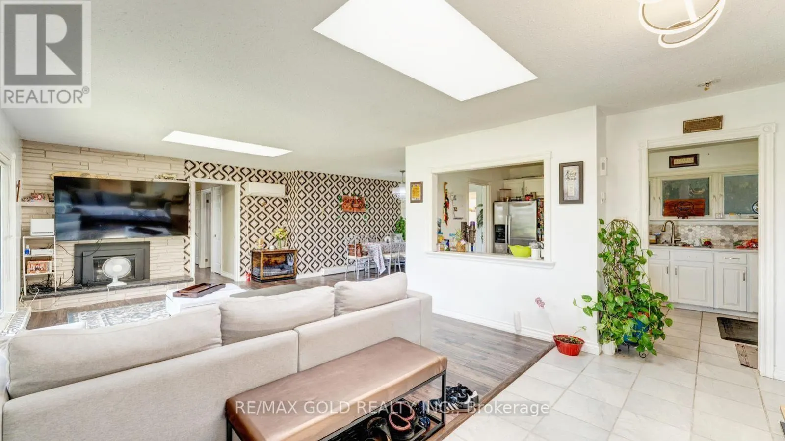 4680 PENETANGUISHENE ROAD