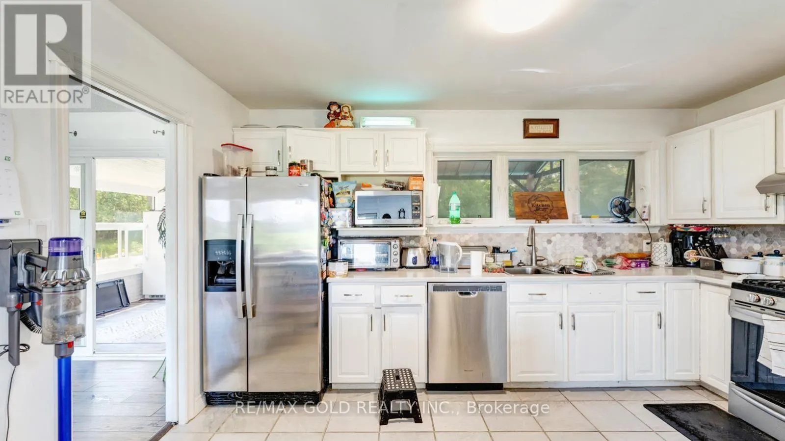 4680 PENETANGUISHENE ROAD