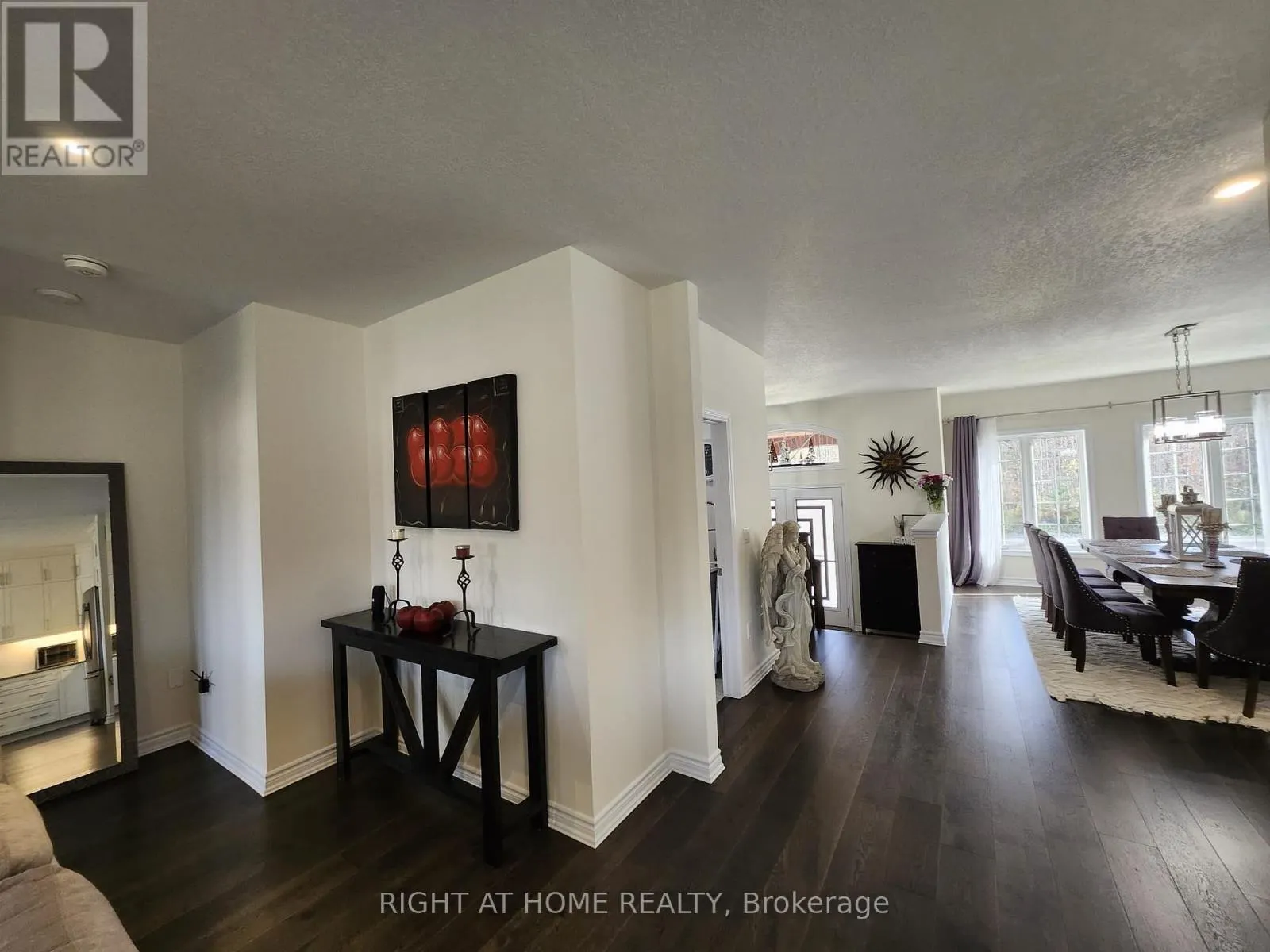 84 DIAMOND VALLEY DRIVE
