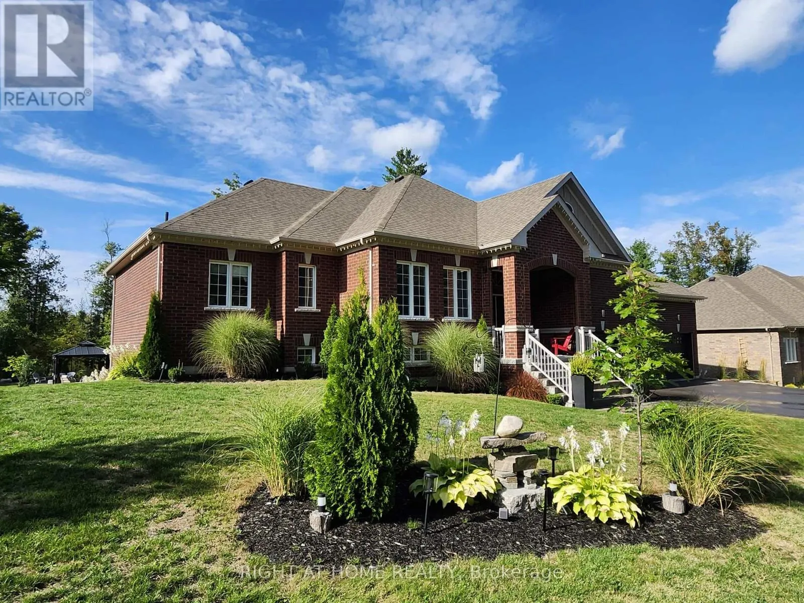 84 DIAMOND VALLEY DRIVE