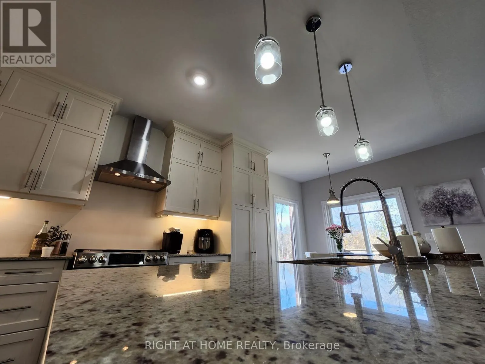 84 DIAMOND VALLEY DRIVE