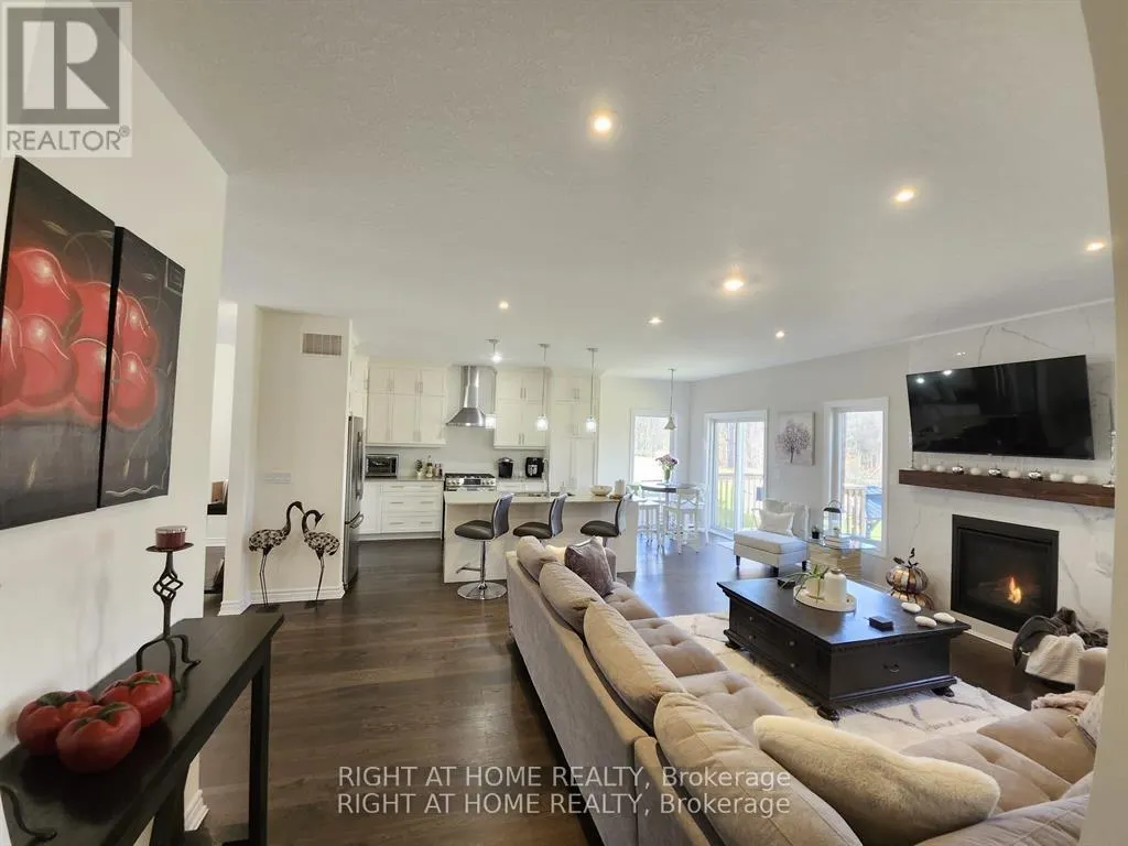 84 DIAMOND VALLEY DRIVE