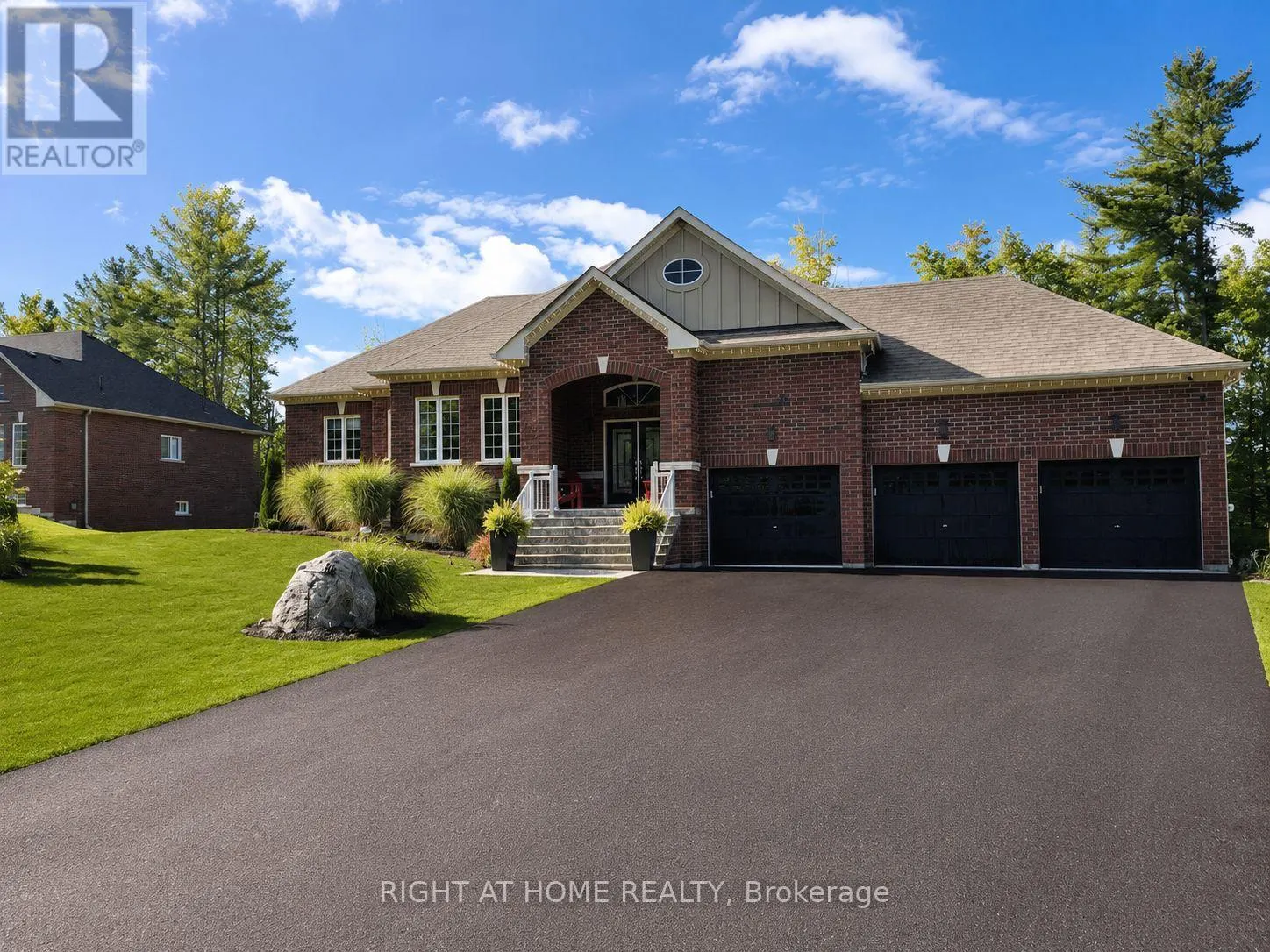 84 DIAMOND VALLEY DRIVE