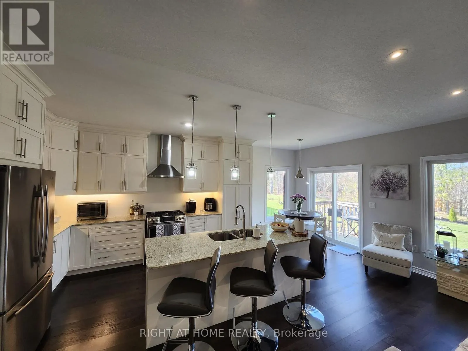 84 DIAMOND VALLEY DRIVE