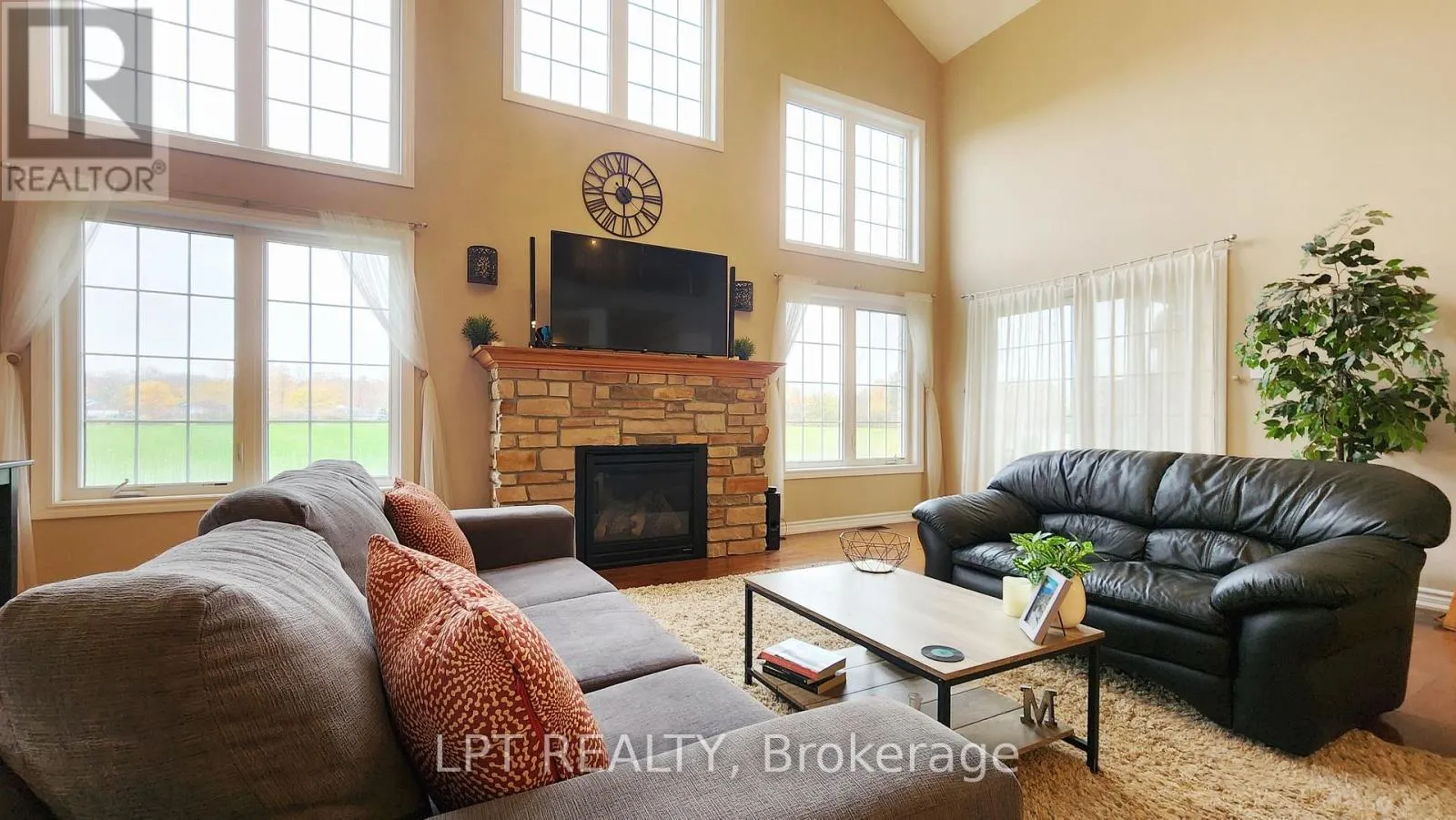 LEASE - 12 PLOWRIGHT ROAD
