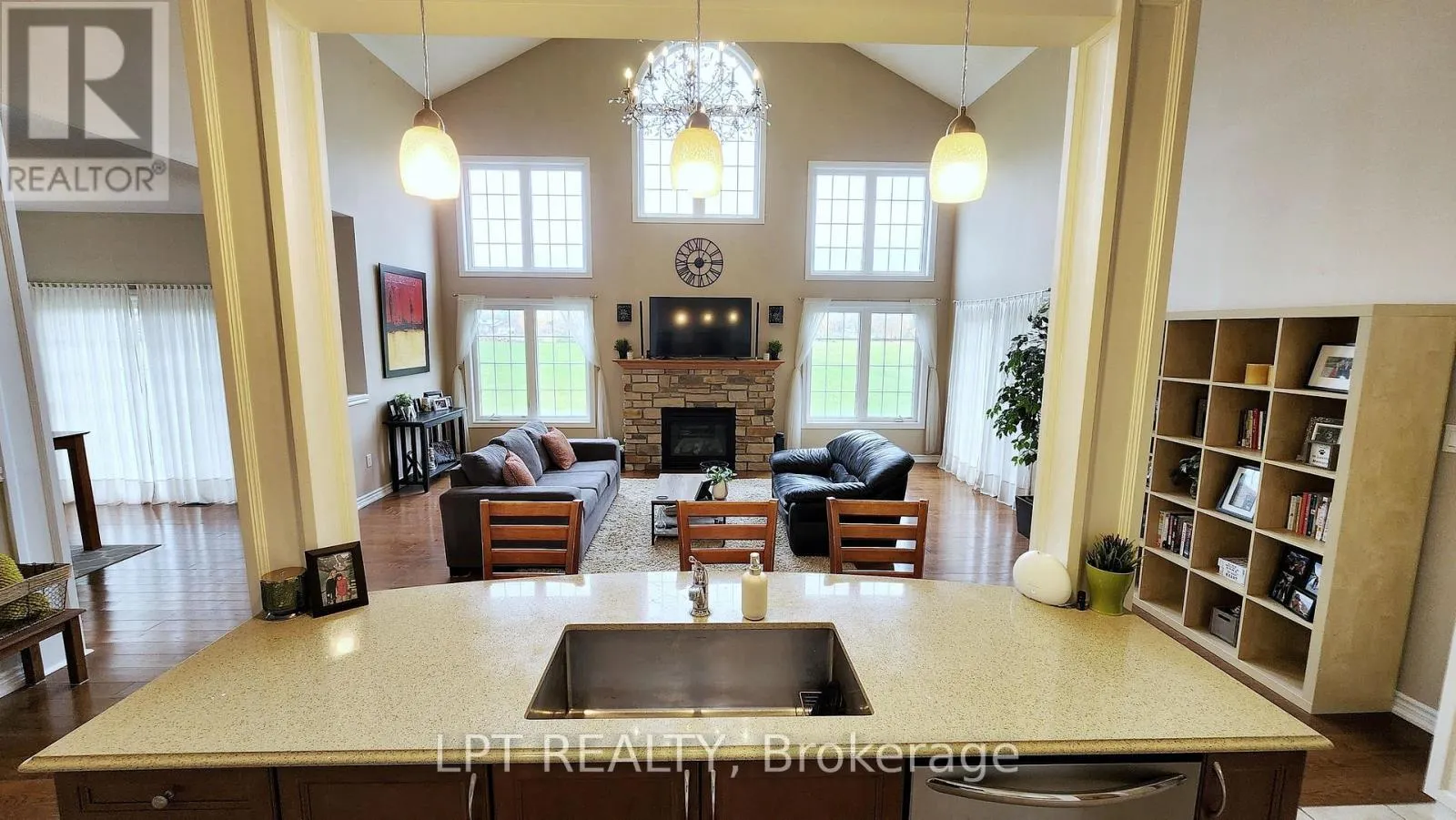 LEASE - 12 PLOWRIGHT ROAD