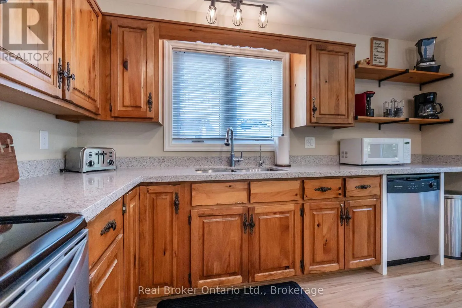 1948 TINY BEACHES ROAD S