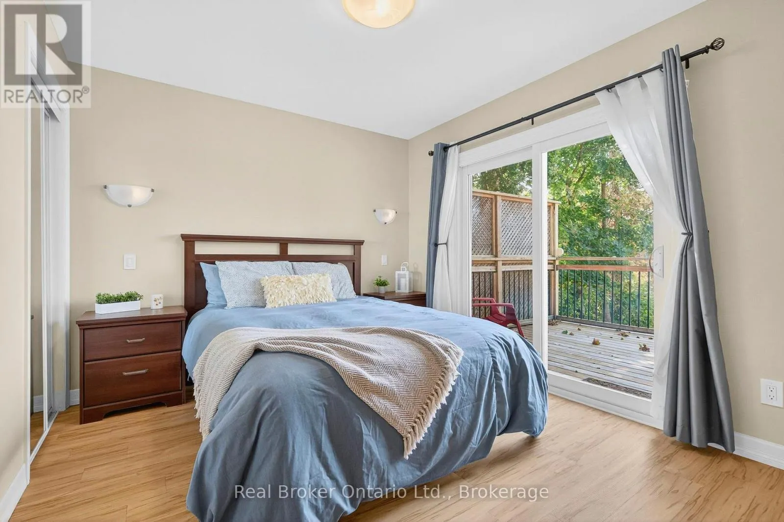 1948 TINY BEACHES ROAD S
