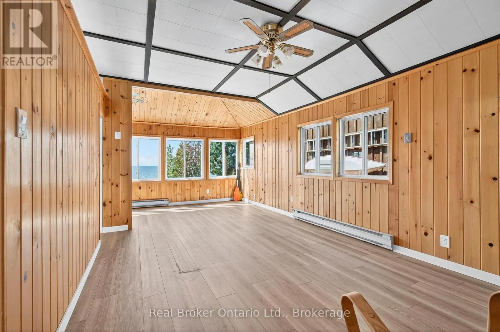 1948 TINY BEACHES ROAD S