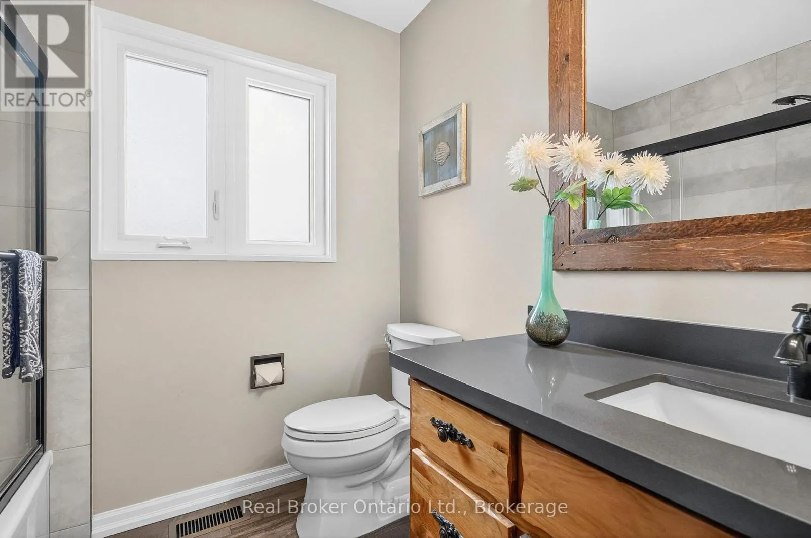 1948 TINY BEACHES ROAD S