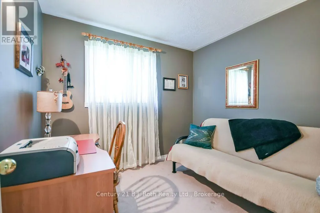 59 ANDERSON CRESCENT