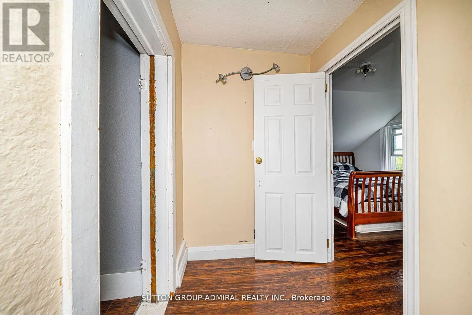 1662 PENLEY ROAD
