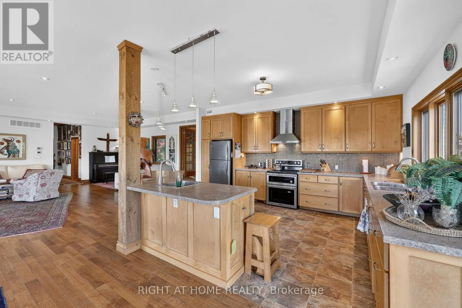 1284 RUMNEY ROAD