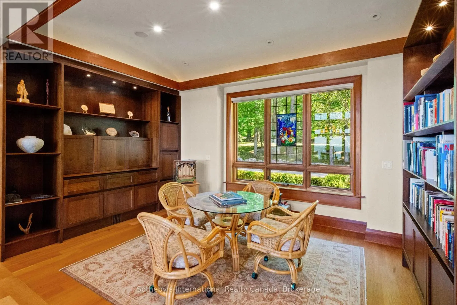 250 GORDON DRIVE