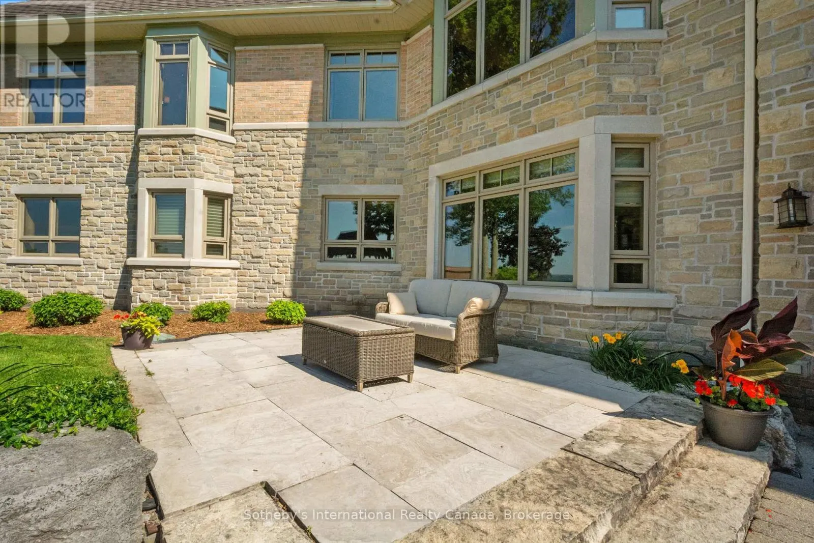 250 GORDON DRIVE