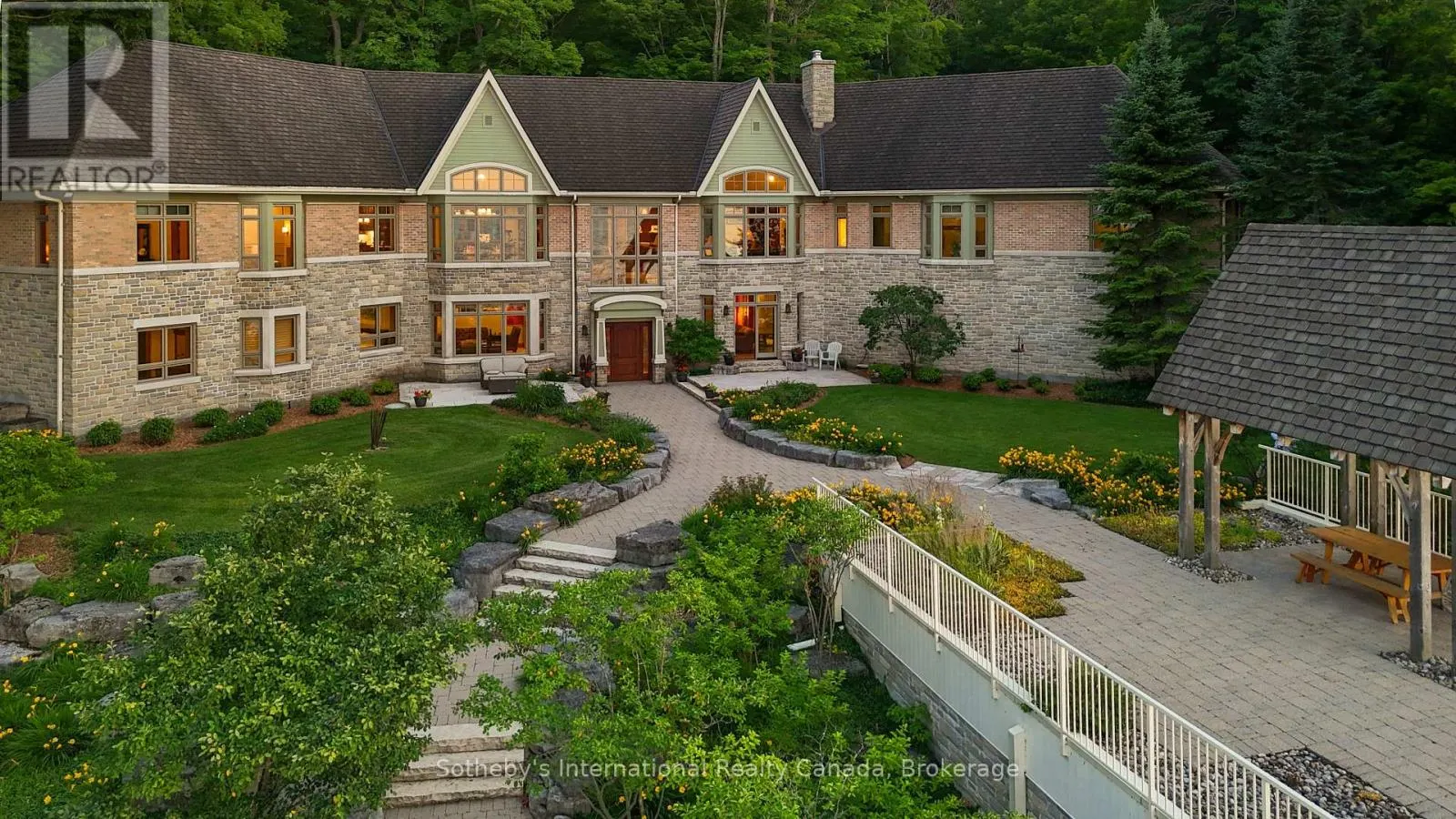 250 GORDON DRIVE