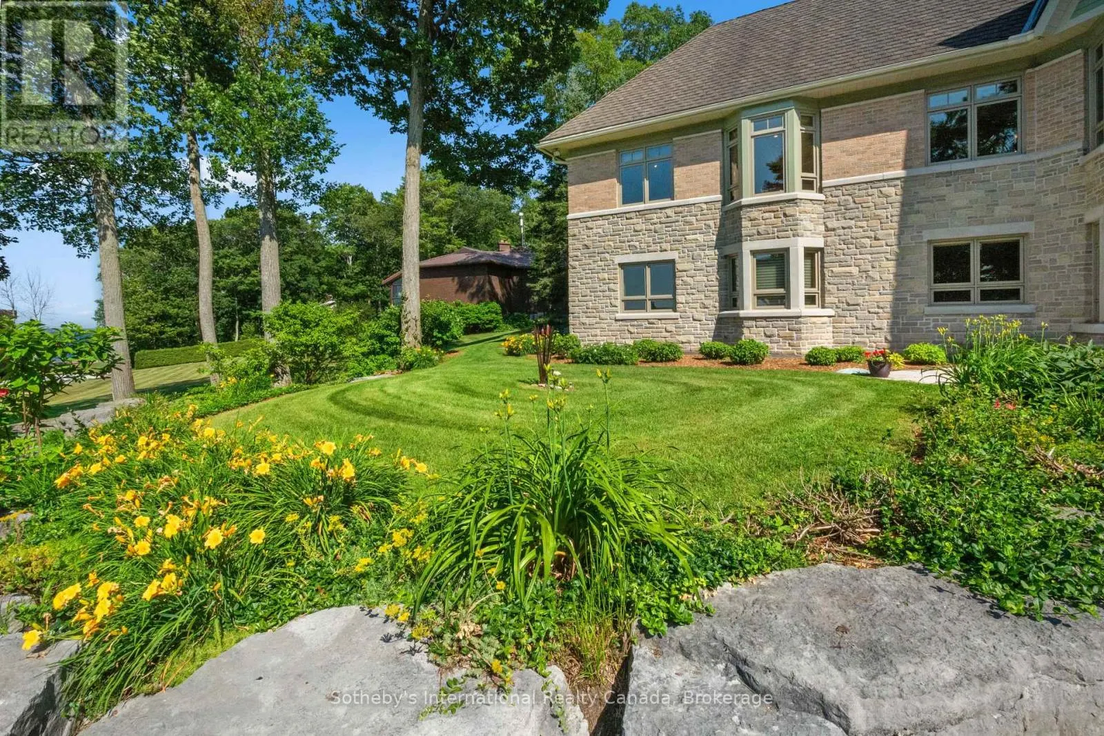 250 GORDON DRIVE