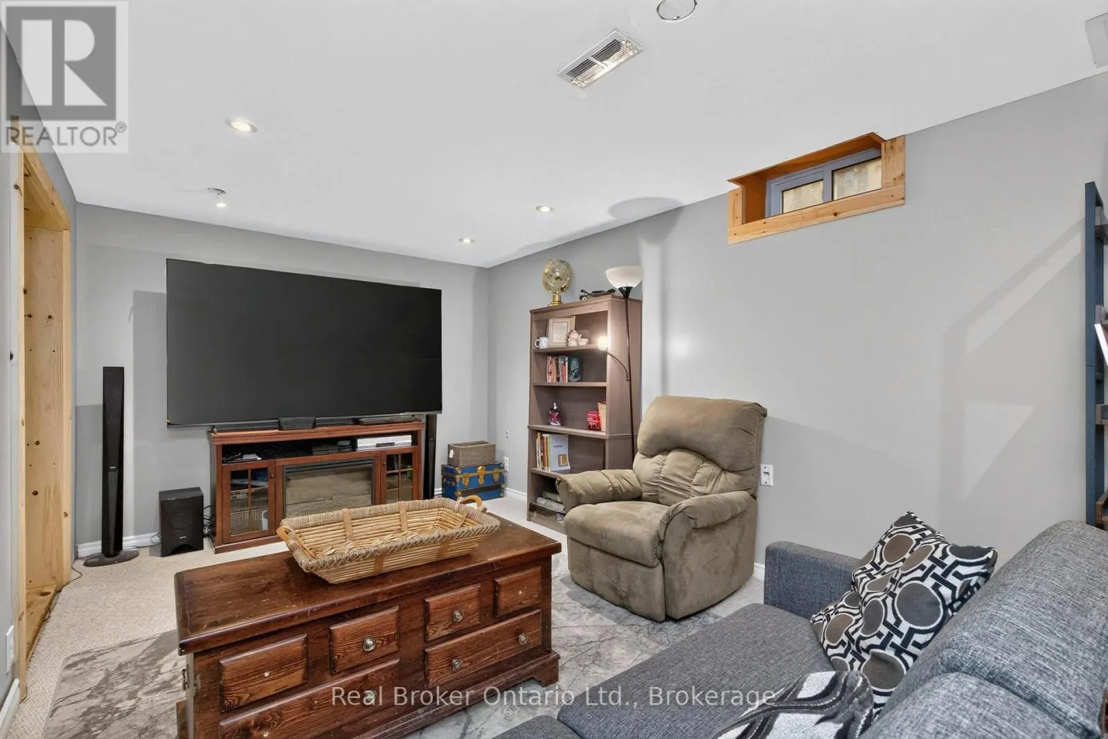 163 WOODLAND DRIVE