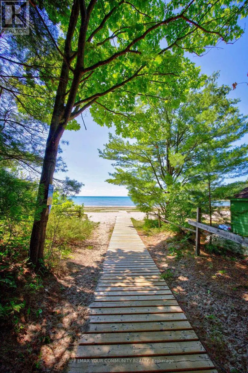 341 TINY BEACHES ROAD N