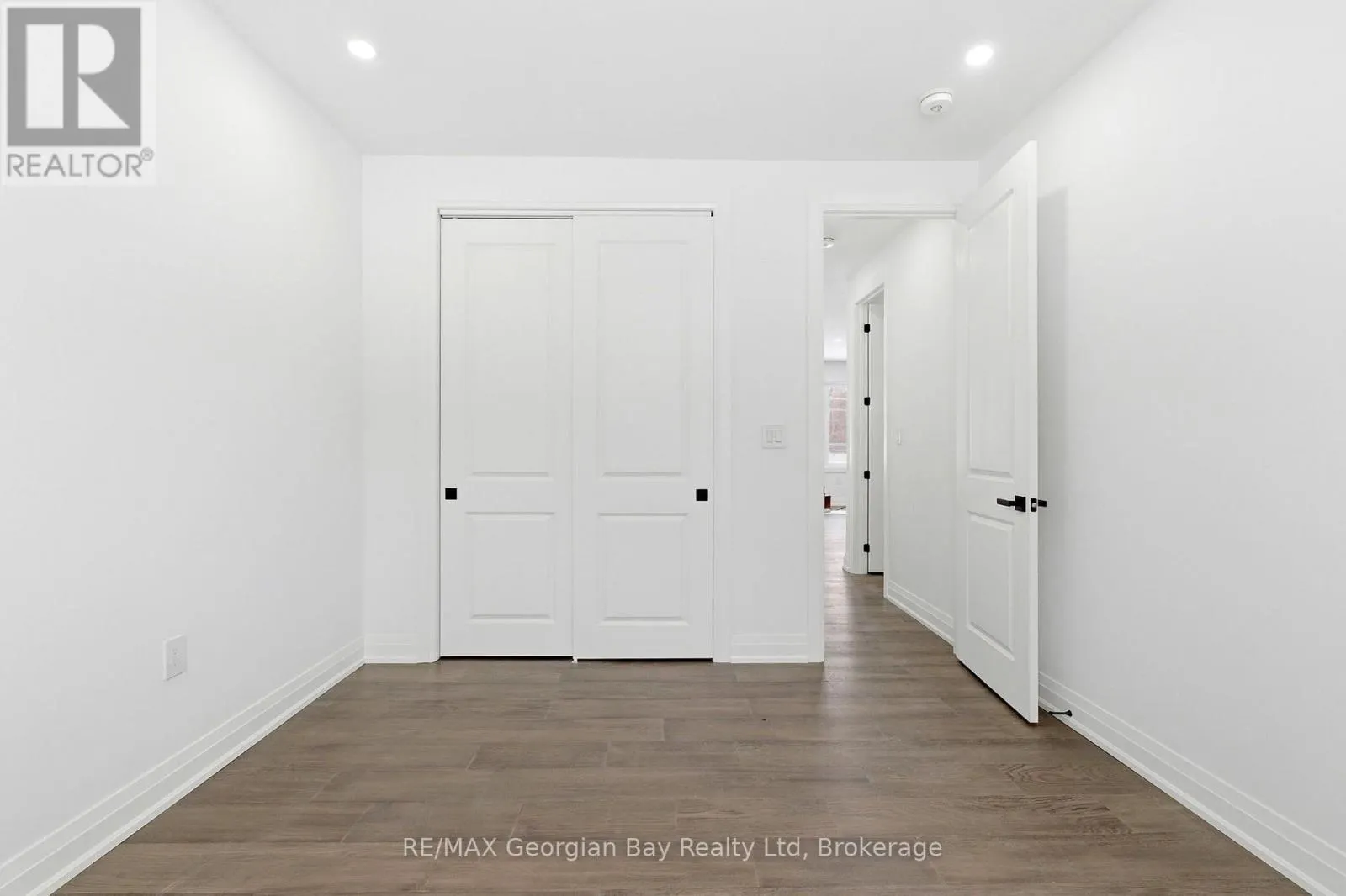 49 BEAUFORT CRESCENT