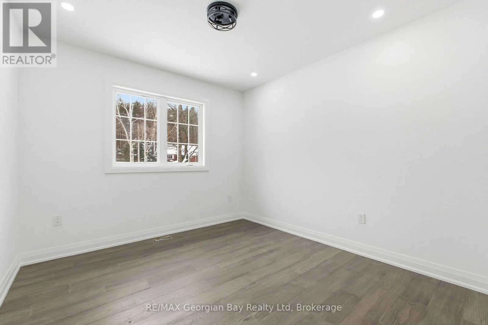 49 BEAUFORT CRESCENT