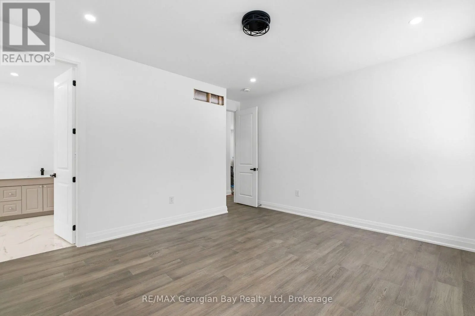 49 BEAUFORT CRESCENT