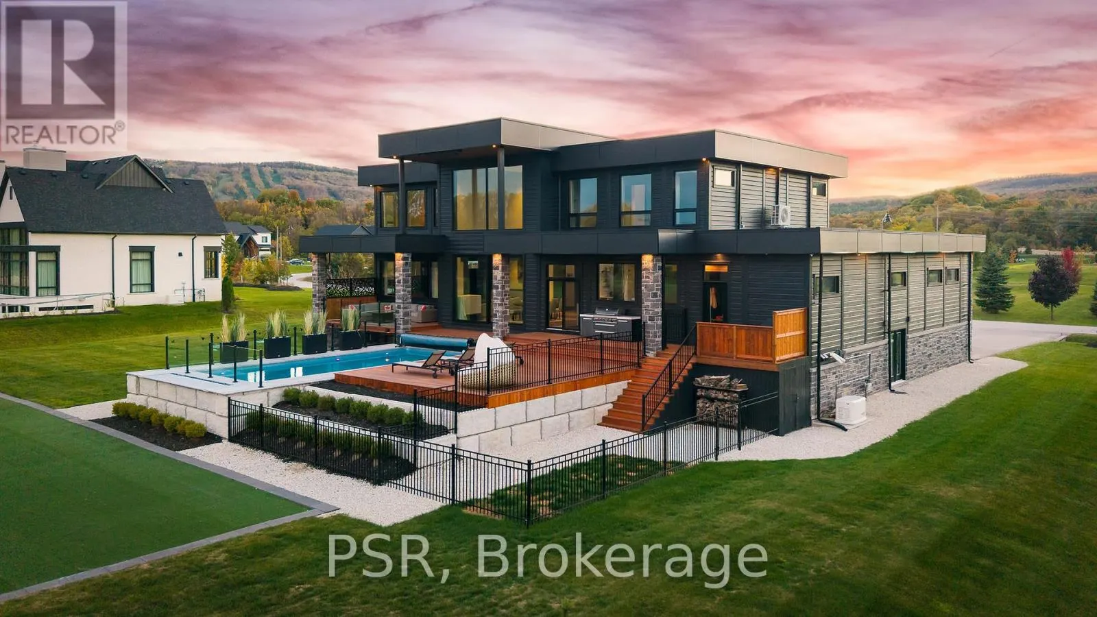 4 RAINTREE COURT
