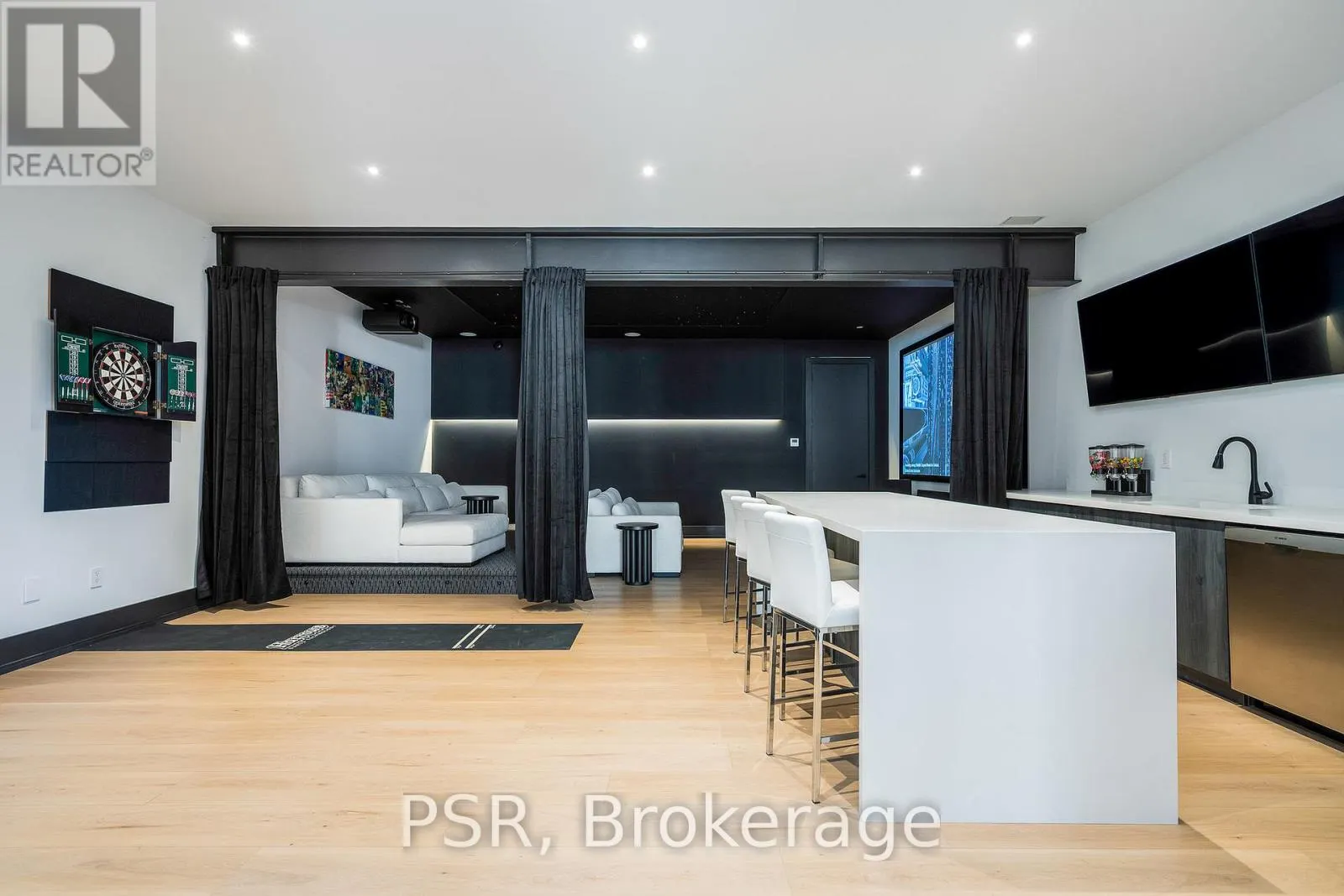4 RAINTREE COURT