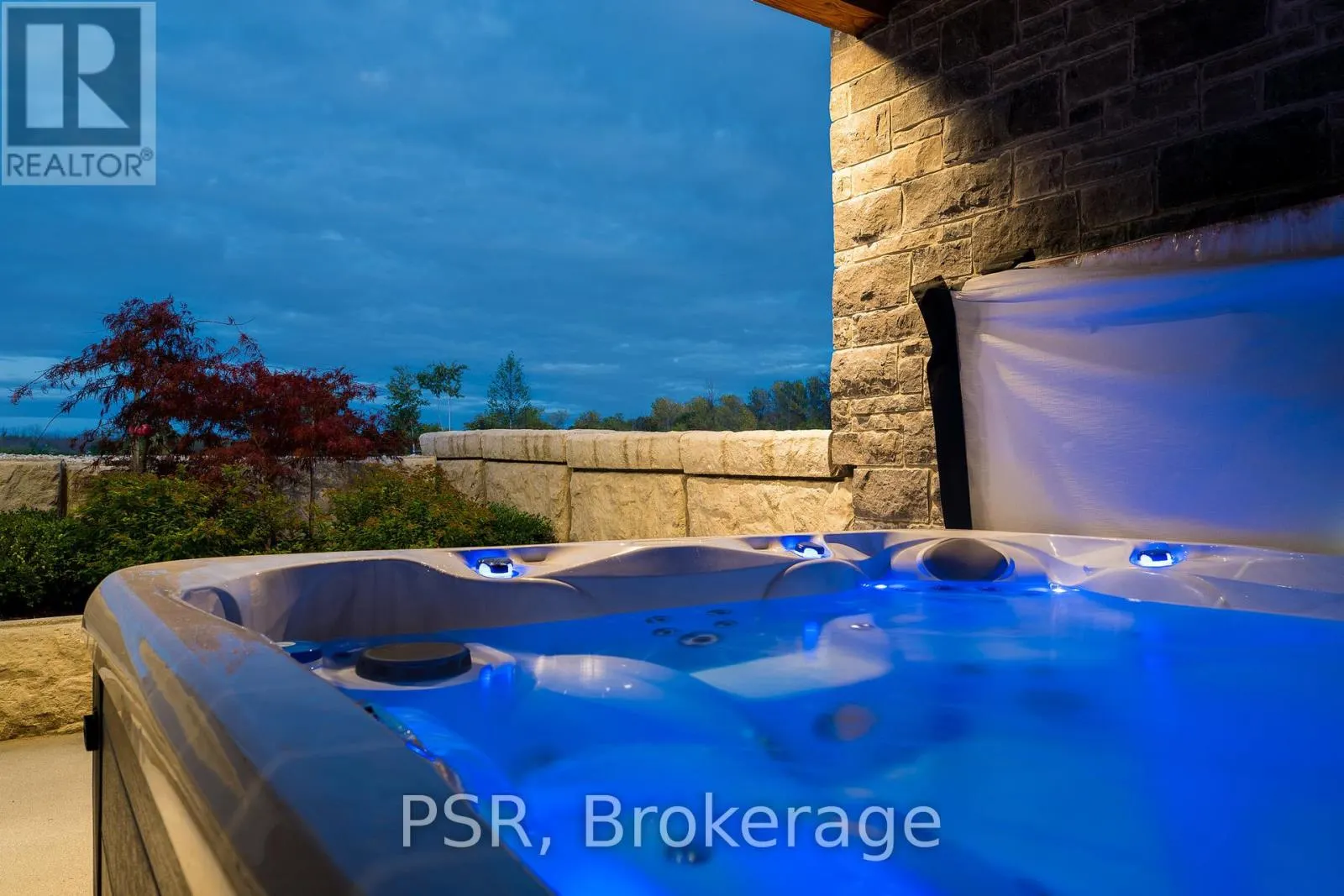 4 RAINTREE COURT