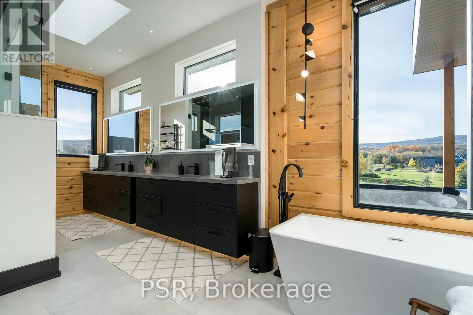 4 RAINTREE COURT