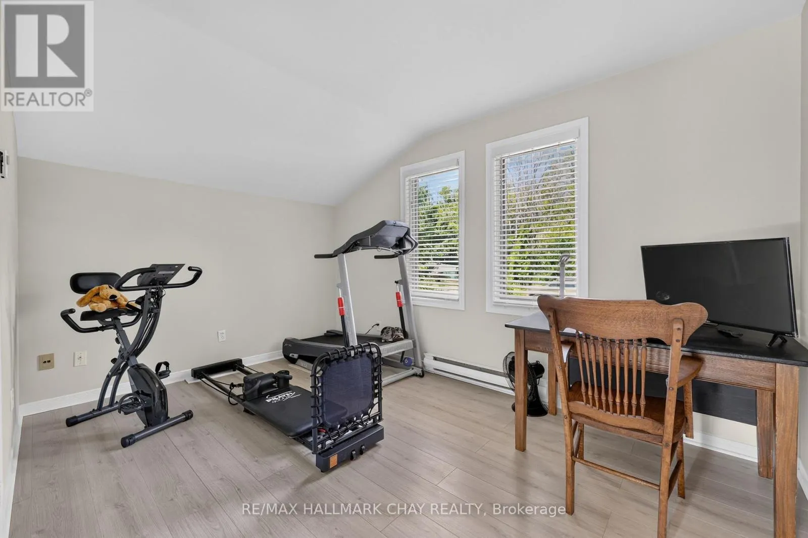 2289 LAKESHORE ROAD E