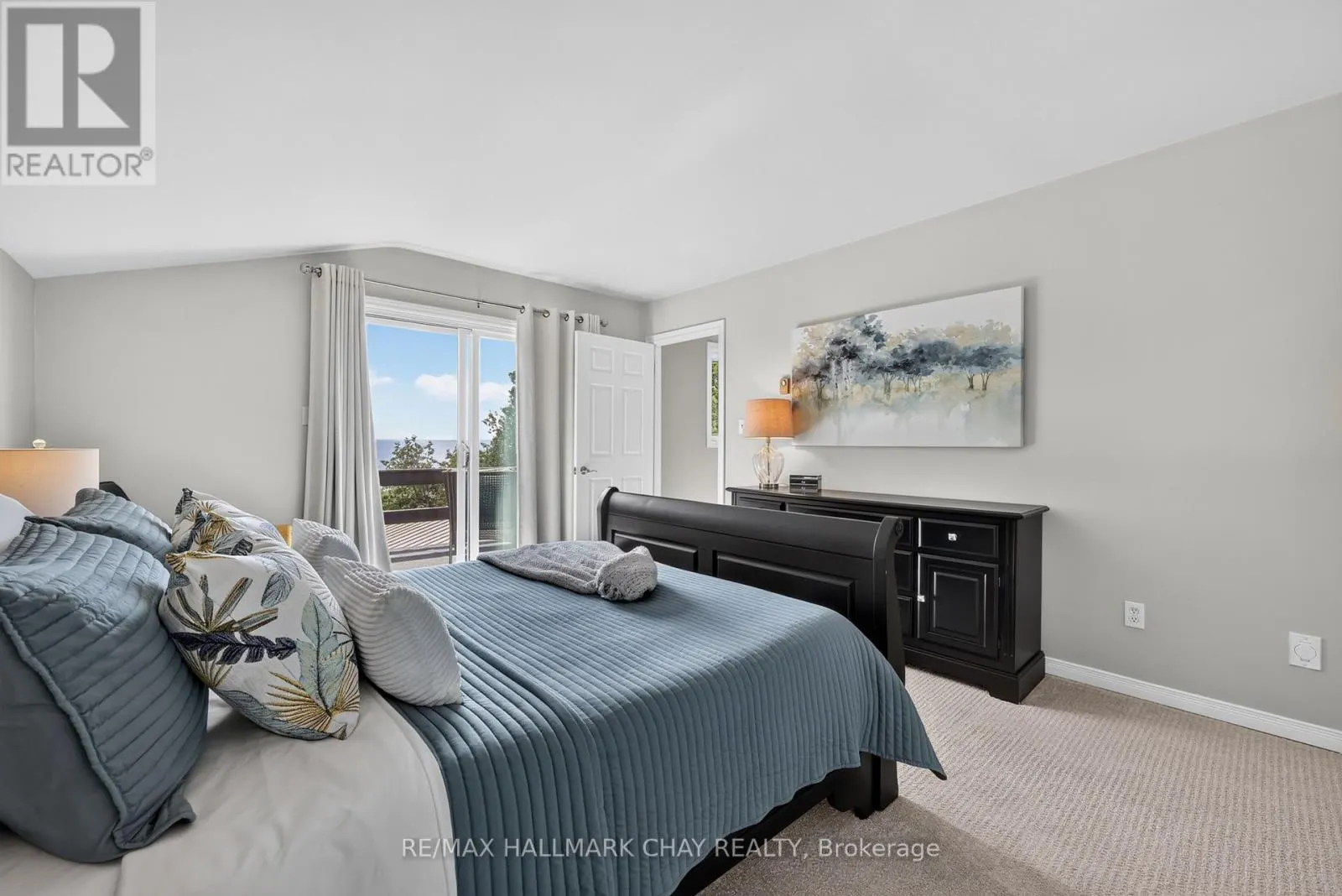 2289 LAKESHORE ROAD E