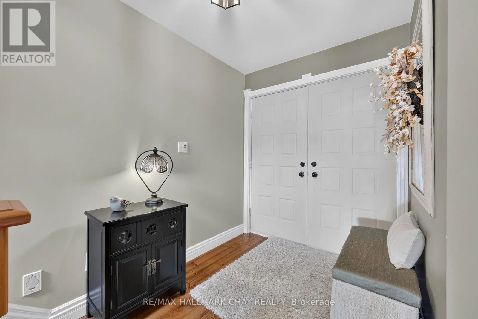 2289 LAKESHORE ROAD E