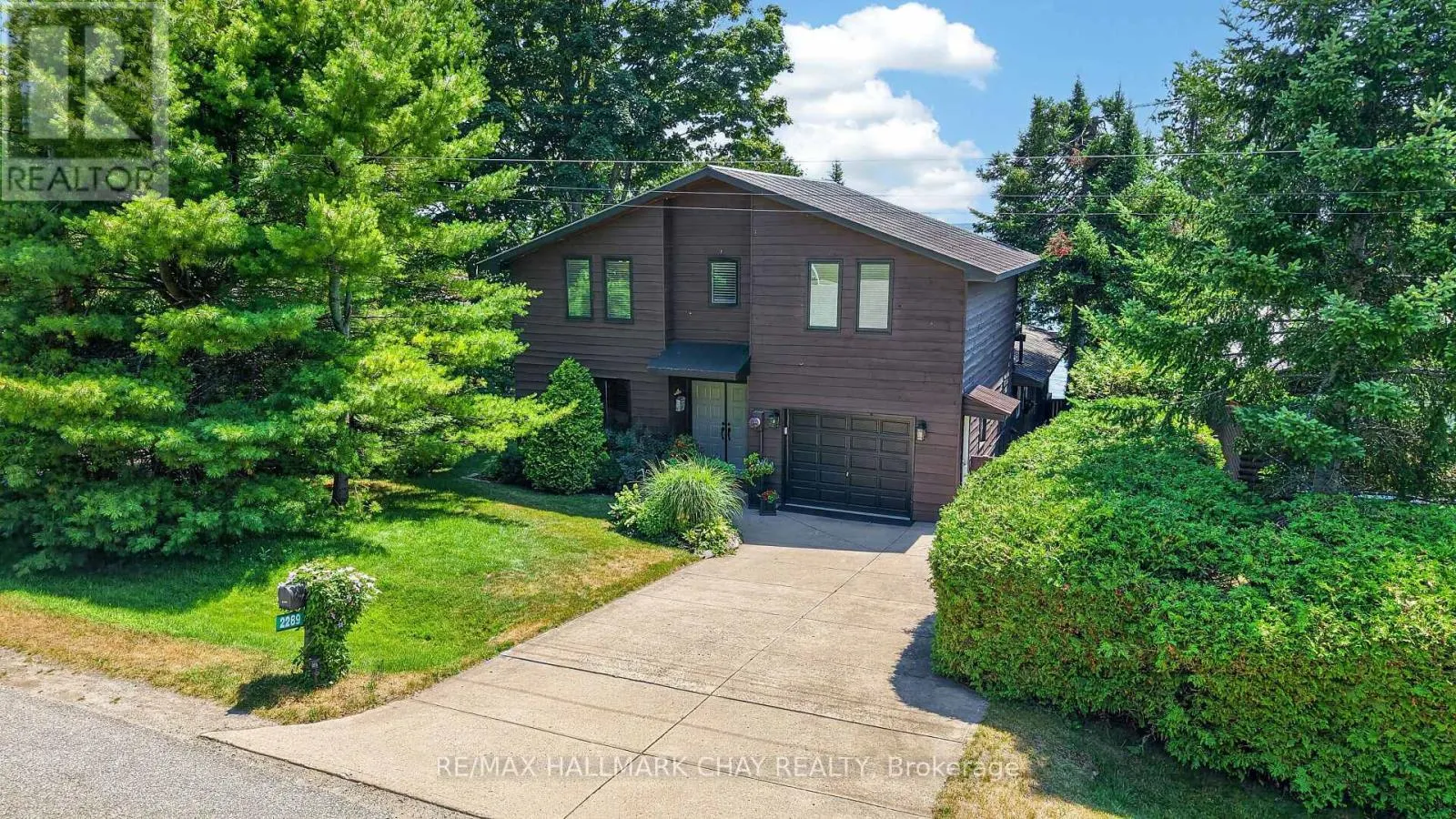 2289 LAKESHORE ROAD E