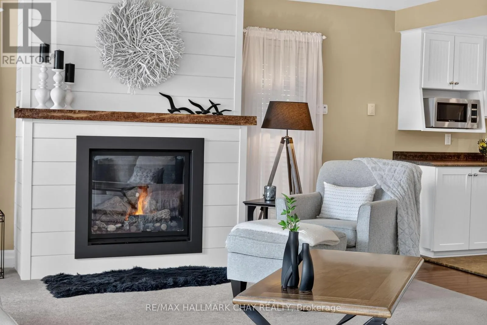 2289 LAKESHORE ROAD E