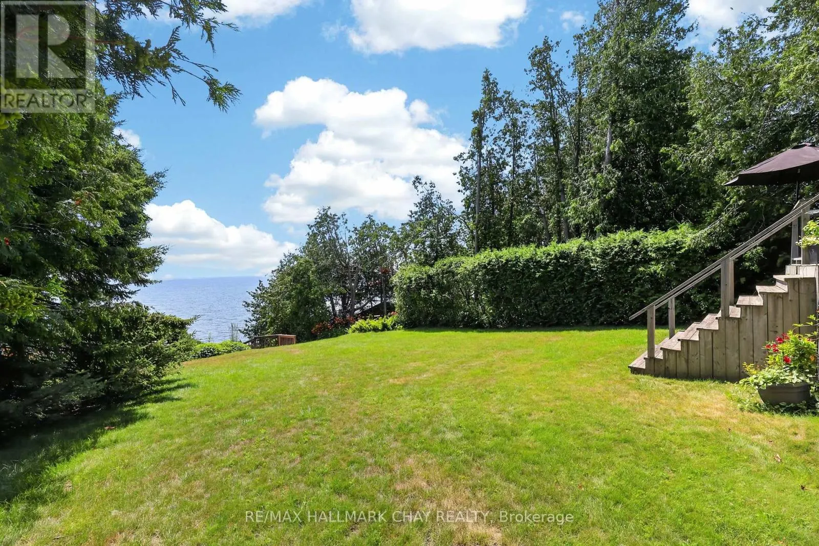 2289 LAKESHORE ROAD E