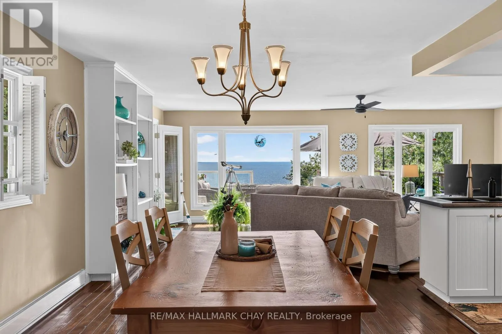2289 LAKESHORE ROAD E