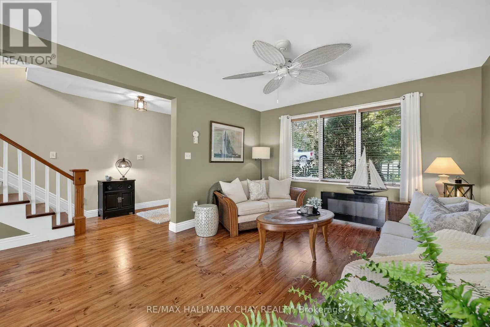 2289 LAKESHORE ROAD E