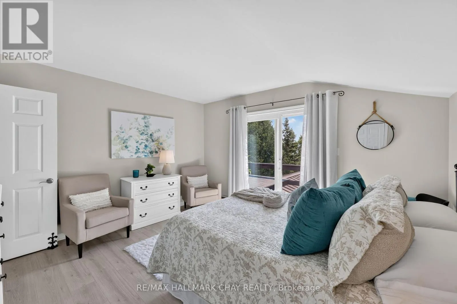 2289 LAKESHORE ROAD E