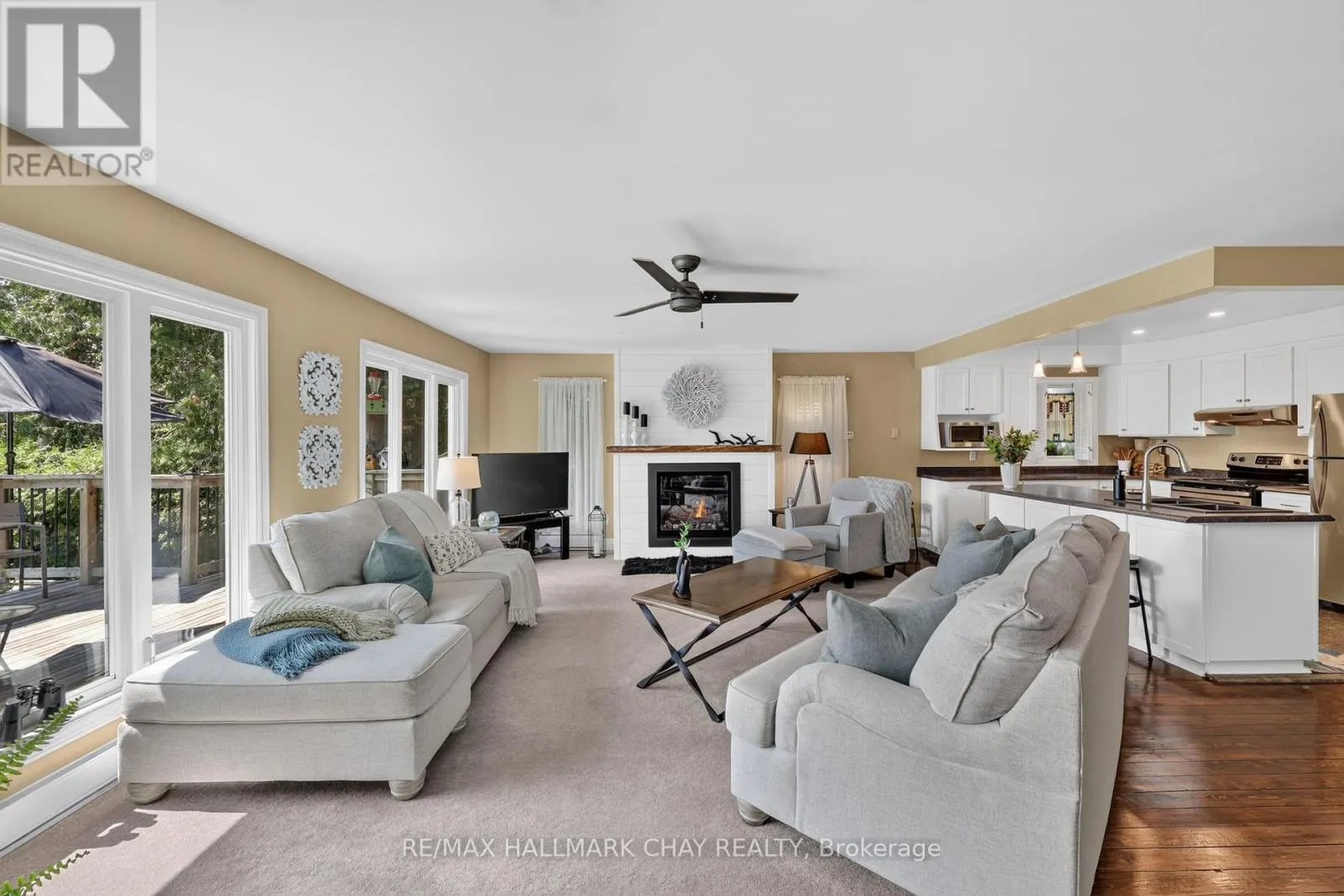 2289 LAKESHORE ROAD E