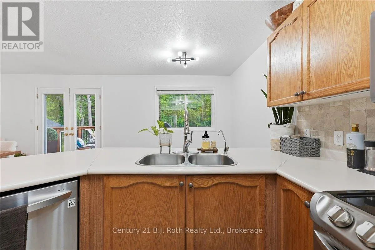 1439 CHAPMAN ROAD