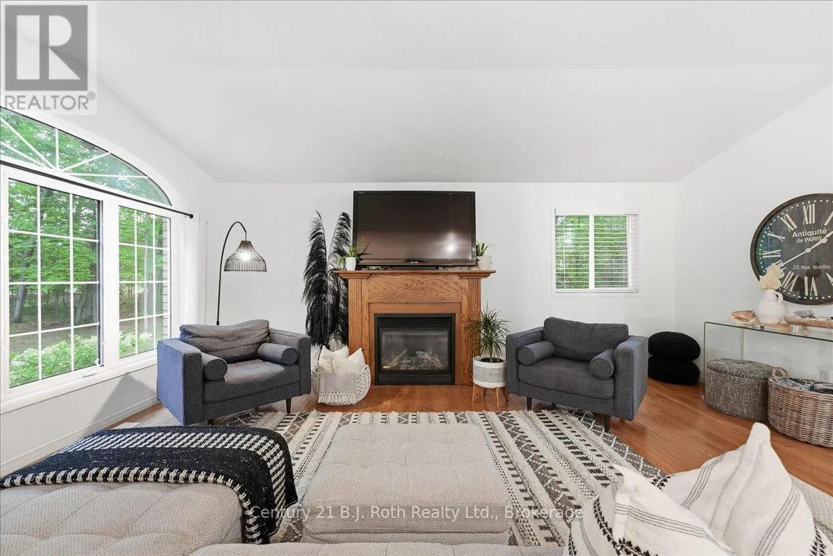 1439 CHAPMAN ROAD