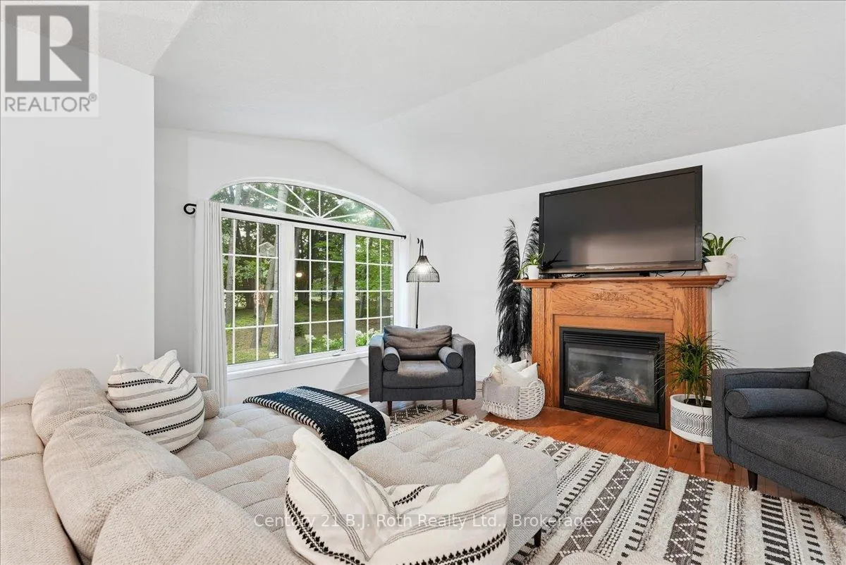 1439 CHAPMAN ROAD