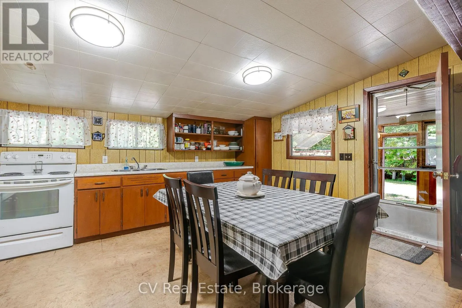 10 BROOKSIDE DRIVE