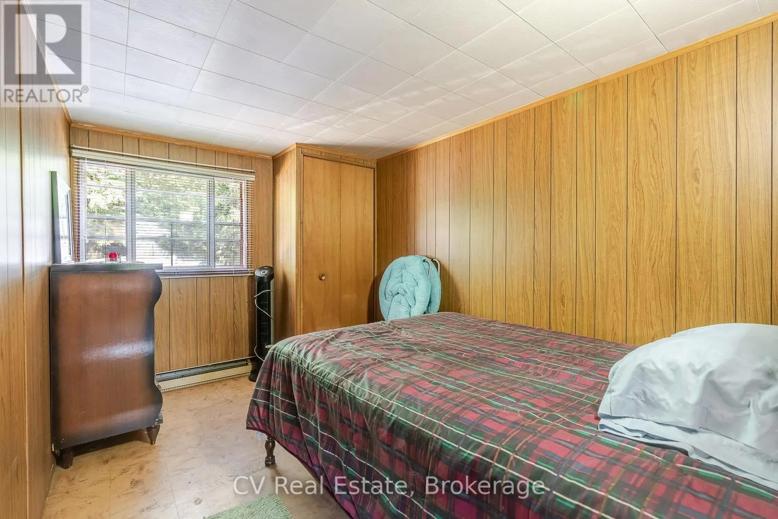 10 BROOKSIDE DRIVE