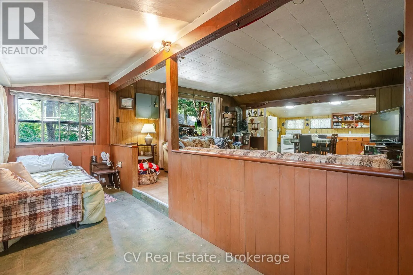 10 BROOKSIDE DRIVE