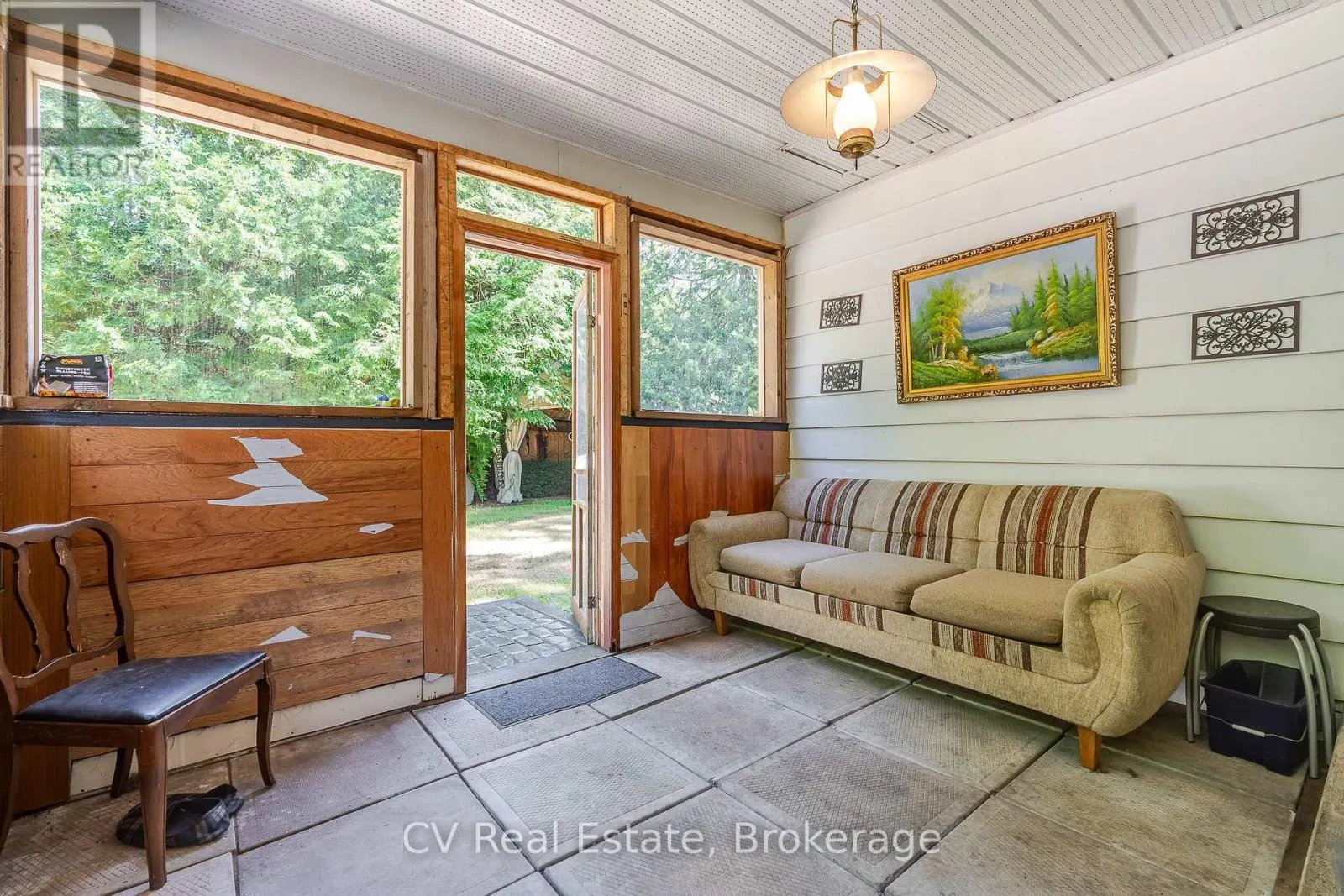 10 BROOKSIDE DRIVE