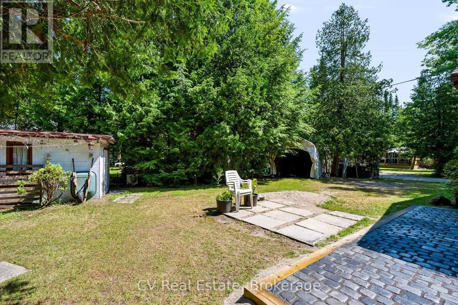10 BROOKSIDE DRIVE